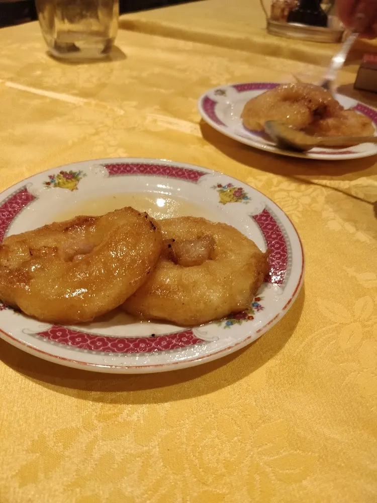 Beignets À L'ananas Flambés